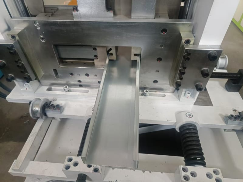 出口沙特地区的型钢机设备，3499CC拉斯维加斯冷弯工程师展实力以专业攻克小边与腰高难题