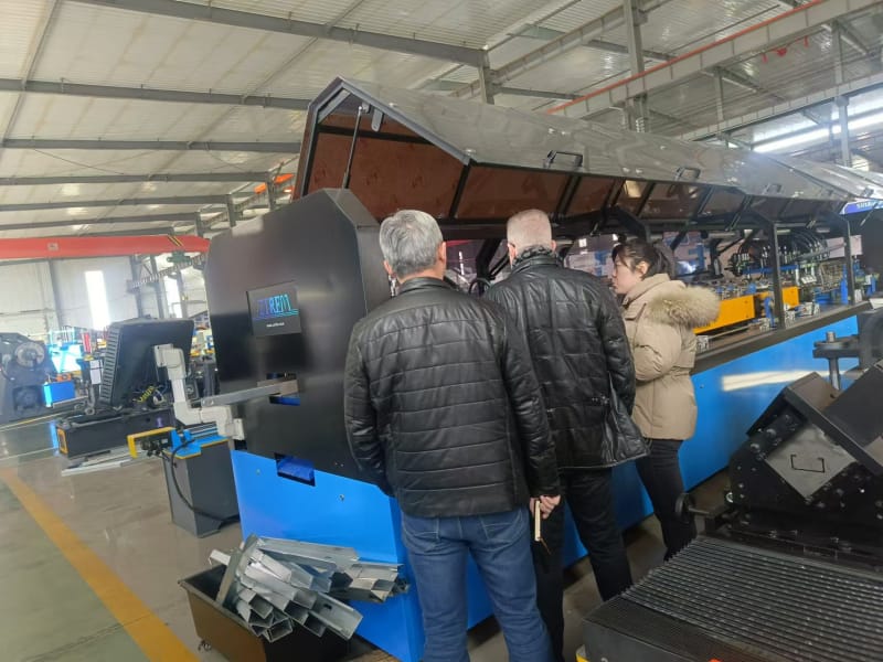 出口沙特地区的型钢机设备，3499CC拉斯维加斯冷弯工程师展实力以专业攻克小边与腰高难题